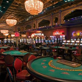 jdnitro Philippines gaming platform hero banner showing sports and casino entertainment
